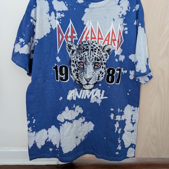 Def Leppard Graphic T-Shirt - Size XL - NWOT - Picture 1 of 4